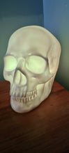 Load image into Gallery viewer, COLOUR CHANGING COOL SKULL SPEAKER/LAMP