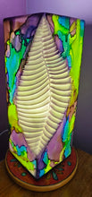 Load image into Gallery viewer, DYED LEAF INDENT CERAMIC LAMP