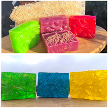 Load image into Gallery viewer, NEW ESSENTIAL OIL LOOFAH  ( Handpoured)