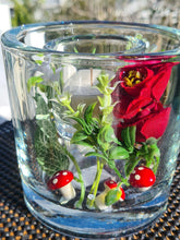 Load image into Gallery viewer, HANDMADE FLORAL CANDLE HOLDER