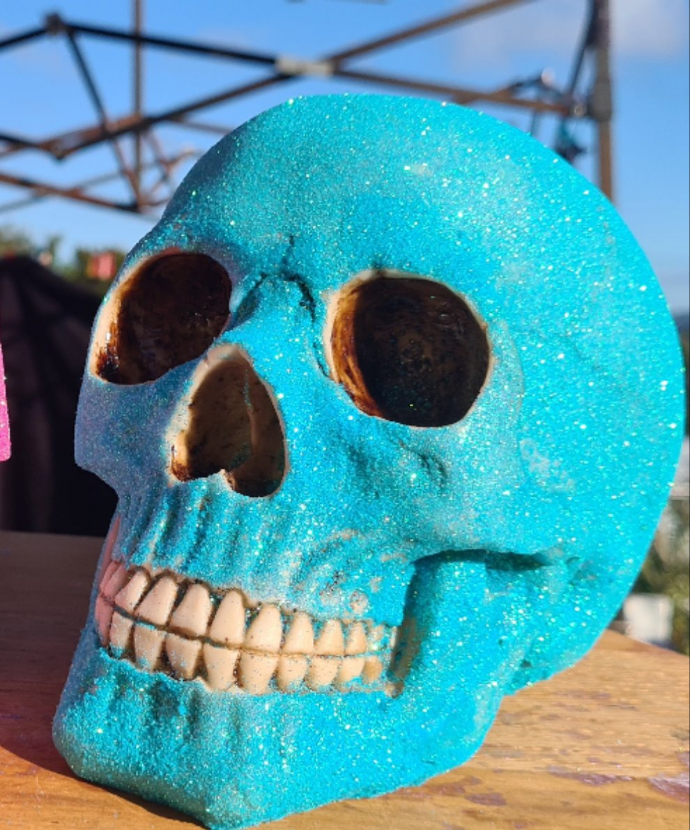 GLITTER SKULLS