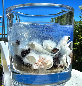 BEACHY CANDLE HOLDER