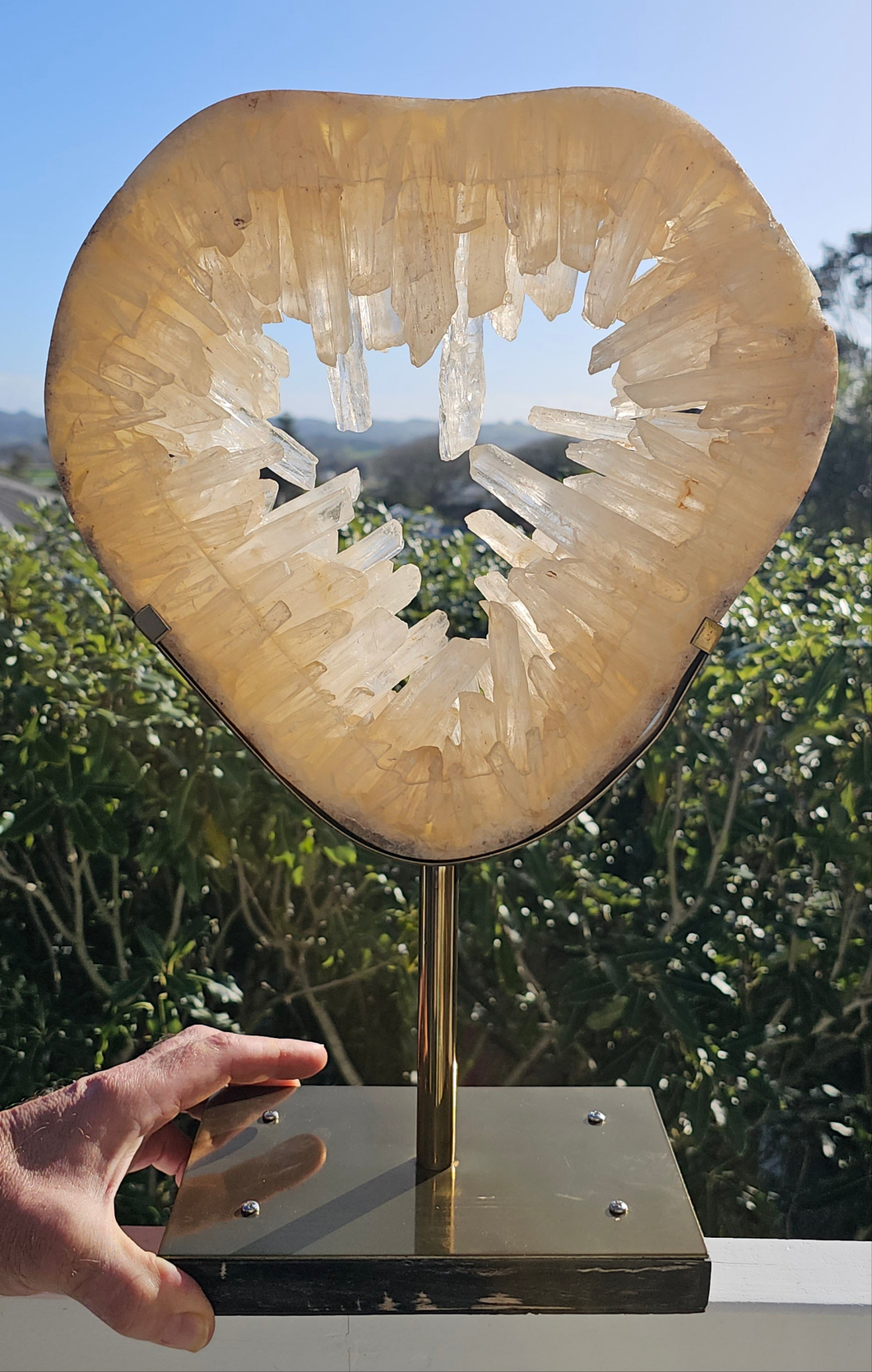 QUARTZ ARIA ON STAND