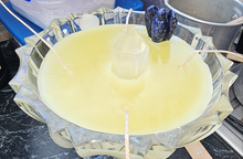 Load image into Gallery viewer, EXQUISITE CRYSTAL 3 FRAGRANCES IN 1 CANDLE