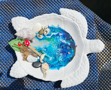 Load image into Gallery viewer, HANDMDE TURTLE BEACHY SCENE DISH