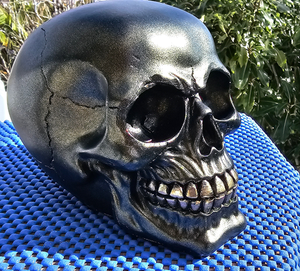 Sale🔥BLACK/BRONZE SKULL FIGURINE