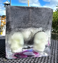 Load image into Gallery viewer, SPOOKY SKULL GEL CANDLE
