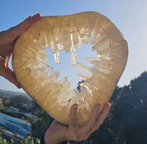 QUARTZ ARIA ON STAND