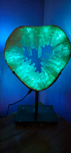 Load image into Gallery viewer, QUARTZ ARIA ON STAND WITH LIGHT