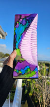 Load image into Gallery viewer, DYED LEAF INDENT CERAMIC LAMP