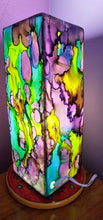 Load image into Gallery viewer, DYED LEAF INDENT CERAMIC LAMP