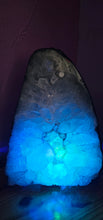 Load image into Gallery viewer, AMETHYST POLISHED CRYSTAL LAMP