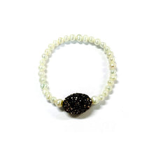 Load image into Gallery viewer, PEARL &amp; DIAMANTE  BRACELET