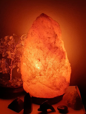 SMALL HIMALAYAN SALT LAMP 1.5-2kg