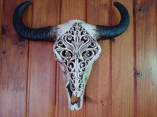 Load image into Gallery viewer, CARVED BULL SKULL NO1