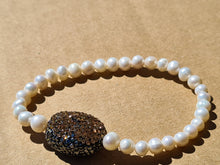 Load image into Gallery viewer, PEARL &amp; DIAMANTE  BRACELET