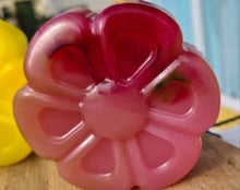 Load image into Gallery viewer, KIDDIES SOAPS( Handpoured)
