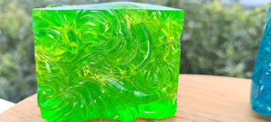 NEW ESSENTIAL OIL LOOFAH  ( Handpoured)