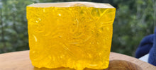 Load image into Gallery viewer, NEW ESSENTIAL OIL LOOFAH  ( Handpoured)