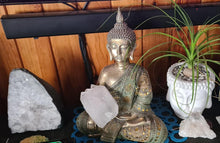 Load image into Gallery viewer, LARGE CLEAR QUARTZ CLUSTER