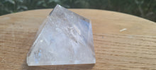 Load image into Gallery viewer, CLEAR QUARTZ PYRAMID