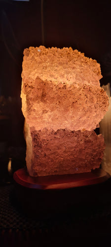 SHIMMERING AMETHYST CRYSTAL LAMP