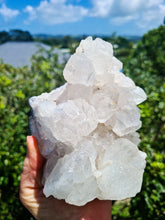 Load image into Gallery viewer, GREEN AMETHYST CUT BASE