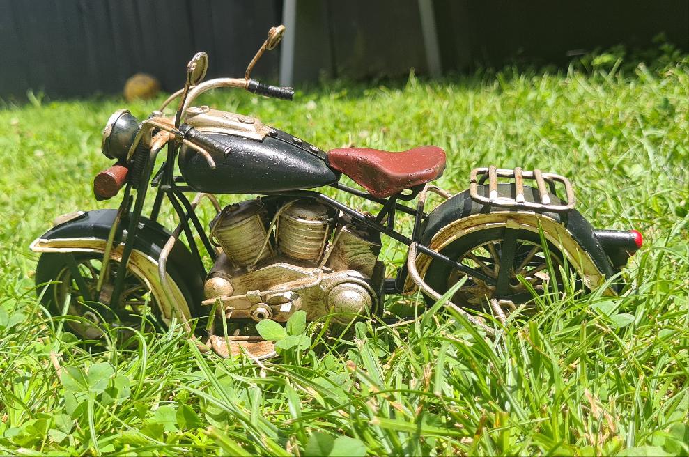 BLACK MOTORCYCLE