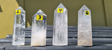 Load image into Gallery viewer, CLEAR QUARTZ  CRYSTAL POINT