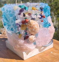 Load image into Gallery viewer, HANDMADE ROSE QUARTZ BEACHY LAMP