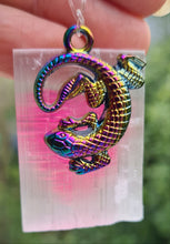 Load image into Gallery viewer, SELENITE PENDANTS