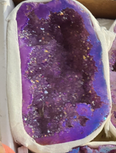 Load image into Gallery viewer, AURA QUARTZ GEODES